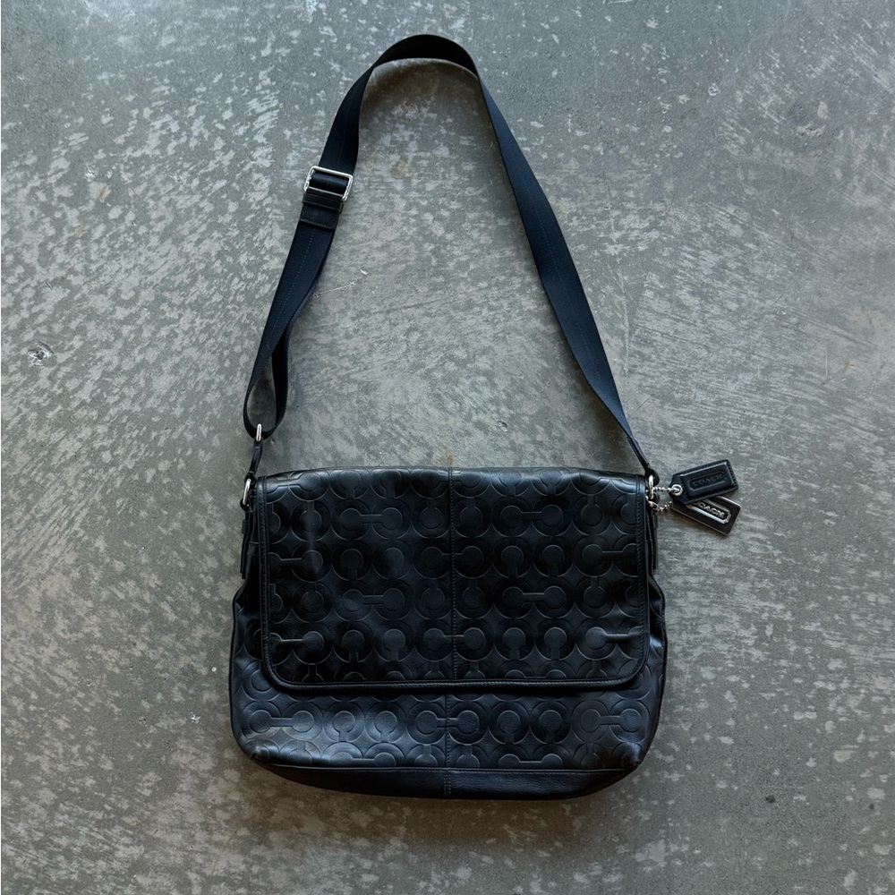 Coach Leather Cross Body Messenger Bag Logo Embossed Black G1698-70250